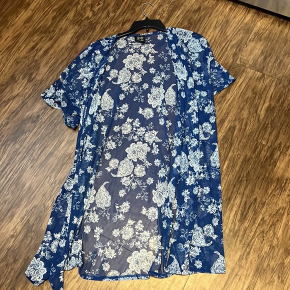 Kimono - Picture 7 of 11